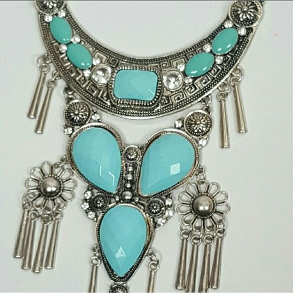 Faux Turquoise Boho Necklace - Picture 3 of 4